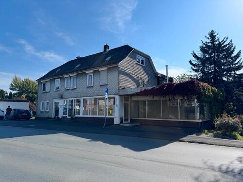 Foto - Großes Wohn- und Geschäftshaus mit viel Potential