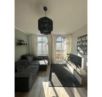 Helle 2 Zimmer Wohnung mit Balkon in 12051 Neukölln - Berlin