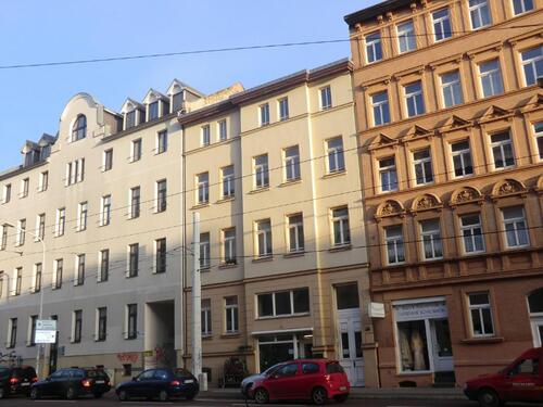Foto - Mit Balkon und Parkplatz hinterm Haus im Paulusviertel