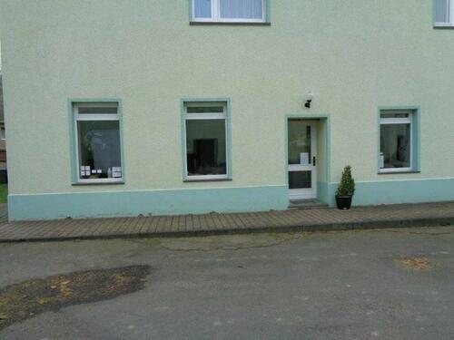Foto - ehemaliger Friseursalon zu Vermieten - auch andere Nutzung mögl.