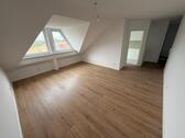 Foto - DG-Wohnung mit 3 Zimmern, frisch renoviert, in Bruchköbel