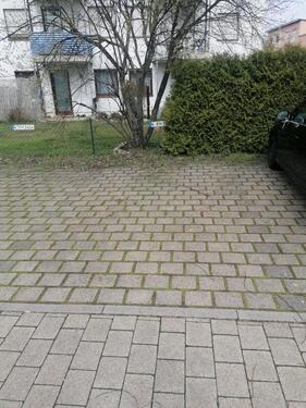 Foto - KFZ Außenstellplatz 5m x 2,5m in ruhiger Sackgasse Eckental-Brand