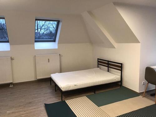 Foto - 1 Zimmer Dachgeschoßwohnung zur Miete in Chemnitz