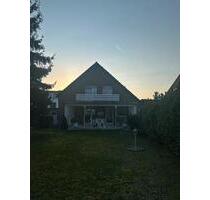 Einfamilienhaus mit Einliegerwohnung & 3 Garagen, provisionsfrei - Moers Schwafheim