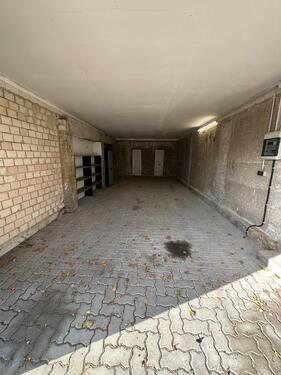 Foto - Riesige Garage zu vermieten - 195,00 EUR Miete,