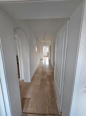 Foto - 4-5 Zimmer Wohnung zur Miete - 1.350,00&nbsp;EUR Kaltmiete, ca.&nbsp; 98,00&nbsp;m&sup2;