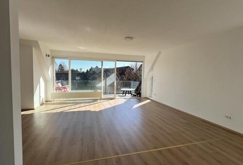 Foto - Frisch renovierte, moderne und offene 2-Zimmer-Wohnung im 2.OG