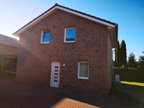 Foto - Neuwertiges Einfamilienhaus mit Carport,Terrasse, kleiner Garten