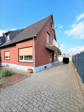 Foto - Ein-Zweifamilienhaus Alpen Menzelen
