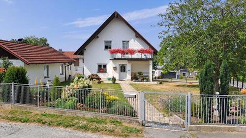 Foto - Einfamilienhaus mit 845qm Garten 2 Garagen Hutthurm Lkr. Passau