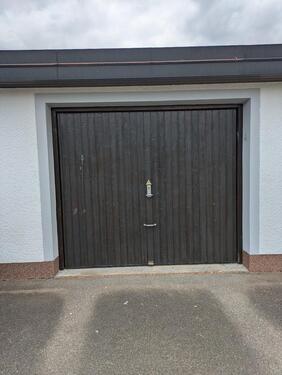 Foto - Einzelgarage Stromanschluss 5,2 x 3,2 x 2,2 (LBH) e.Schnwenktor