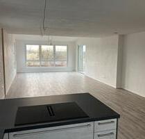 Helle 3 12 Zimmerwohnung 2.OG mit Balkon, EBK, Stellplatz - Mutlangen