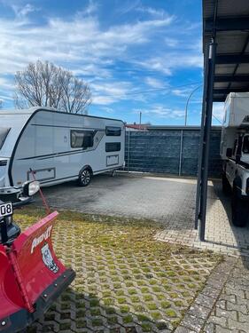 Foto - Stellplatz f Wohnwagen Wohnmobil auf Grundstück