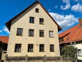 Foto - Solides, großzügiges Ein-Mehrfamilienhaus (Bj. 1984)