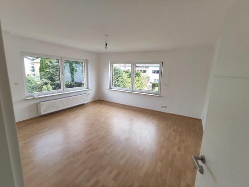 Foto - 4-Zimmer-Wohnung (90 m²) im 1. OG eines 3-Familienhauses – ruhige