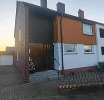 Doppelhaushälfte mit Garten und Garage - Oberhausen Biefang