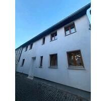 Einfamilienhaus - 235.000,00&nbsp;EUR Kaufpreis, ca.&nbsp; 125,00&nbsp;m&sup2; in Lauingen (Donau) (PLZ: 89415)