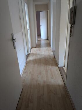 Foto - Renovierungsbedürftige 3 Zimmer Wohnung am Gutenbergplatz