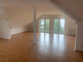 Foto - 3-Zi. Dachgeschoss Wohnung ab 15.11 zu vermieten