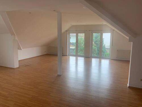 Foto - 3-Zi. Dachgeschoss Wohnung ab 15.11 zu vermieten