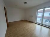 Foto - Schicke 2-Zimmer-Wohnung mit Balkon in Riedstadt-Leeheim
