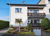 Foto - Ein- Zwei-Familien-Haus im Ortskern von Elz