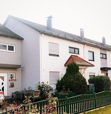 Foto - Reihenmittelhaus mit Garten, Balkon & Ausbaupotenzial in ruhiger