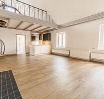 Schöne 3-Zimmer-Wohnung mit Einbauküche und sonniger Dachterrasse mitten in Rendsburg