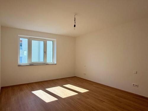 Foto - 3 Zimmer. Küche. Kernsaniert - 1.555,00&nbsp;EUR Kaltmiete, ca.&nbsp; 74,00&nbsp;m&sup2;