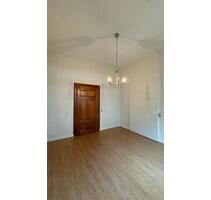 Praxisraum *neu renoviert* - 490,00 EUR Kaltmiete, ca.  15,50 m² in Marburg (PLZ: 35037)