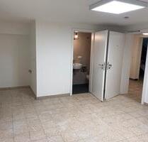 22 m² Lagerraum Depot mit Duschbad & Küchenanschluss in Enkheim - Frankfurt am Main Bergen-Enkheim