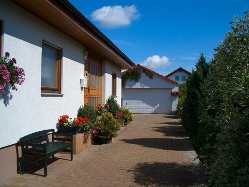 Foto - Walmdach-Bungalow --von privat--