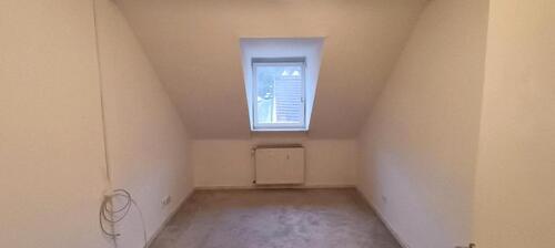 Foto - 1 ZKB Dachgeschoss - 366,00&nbsp;EUR Kaltmiete, ca.&nbsp; 28,00&nbsp;m&sup2;