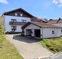 Zweifamilienhaus in sonniger Lage mit viel Potenzial - Kirchberg im Wald