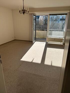 Foto - Helle, großzügige 2-Zimmer-Wohnung mit Balkon