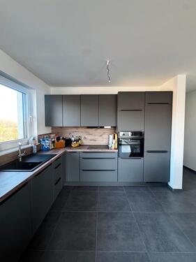 Foto - 2- Zimmer Neubauwohnung mit Loggia, Einbauküche und Stellplatz