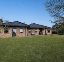 Charmanter Bungalow mit Garage, Terrasse und Garten - Westoverledingen