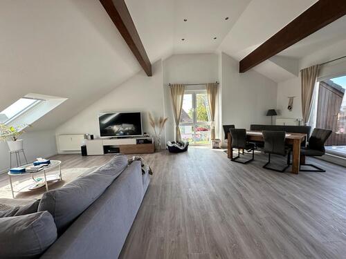 Foto - Helle moderne Dachgeschosswohnung in Traumlage