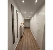 Moderne Wohnung auf 2 Etagen (129qm) mit Balkon & Einbauküche - Düsseldorf Stadtbezirk 7