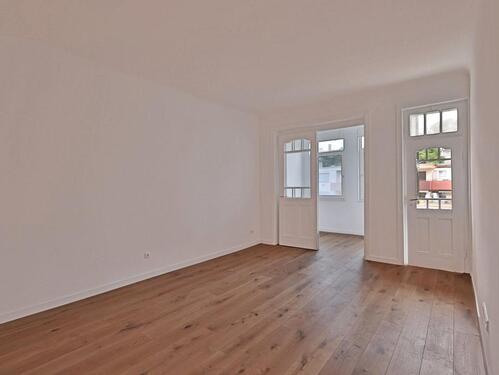 Foto - Große, sanierte 3,5-Zimmer-Altbauwohnung in bester Lage