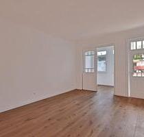 Große, sanierte 3,5-Zimmer-Altbauwohnung in bester Lage - Stuttgart Bad Cannstatt