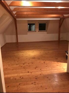 Foto - Dachgeschosswohnung mit EBK frei ab 01.07.2026