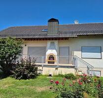 Gut gepflegtes Einfamilienhaus (BJ 1977, WF 170m²) Garten Garage - Tegernheim
