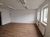 Foto - Kleines Büro inkl. Stellplatz vor der Tür