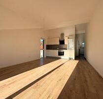 Charmante Dachgeschosswohnung mit Einbauküche - Kaufbeuren