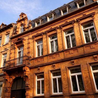 Foto - Altbaucharme mit Blick auf die Haardt- Zentrale 2-Zimmer Wohnung