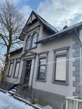 Foto - Renovierungsbedürftiges Mehrfamilienhaus