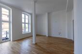Foto - Wohnen im Denkmal - 2 Zimmer, Terrasse, Parkett, modernes Bad inkl. Walk In- Dusche & Stellplatz