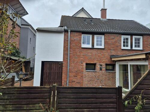 Foto - Anlieger Haus - 1.200,00&nbsp;EUR Kaltmiete, ca.&nbsp; 128,00&nbsp;m&sup2;