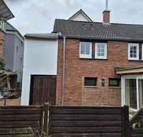 Anlieger Haus - 1.200,00&nbsp;EUR Kaltmiete, ca.&nbsp; 128,00&nbsp;m&sup2; in Gütersloh (PLZ: 33335) Avenwedde